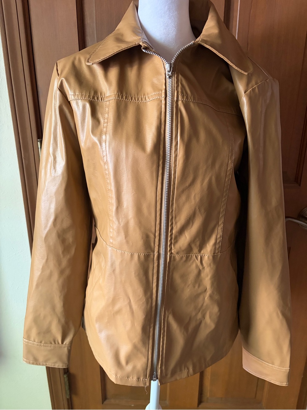 Vintage Y2K RAVE Women's Tan Zip Jacket with Classic Collar